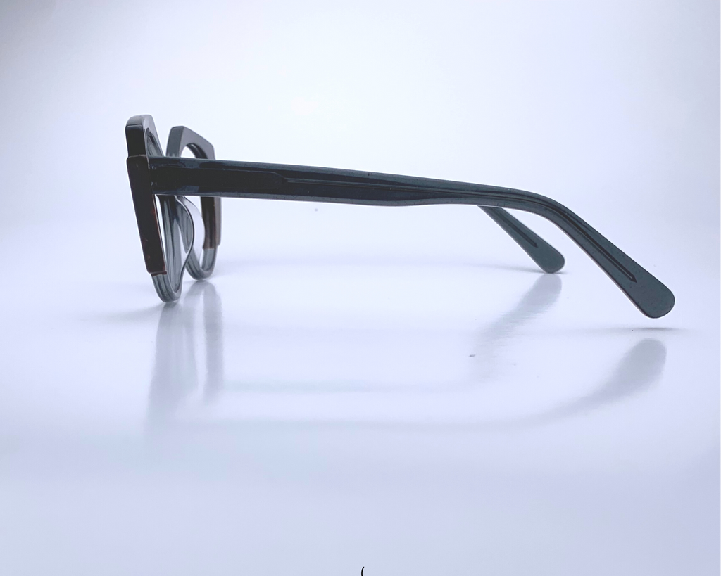 Shannon In Butterfly Tortoise: Women's Modified Oval Fits Medium To Wide Faces (jill)