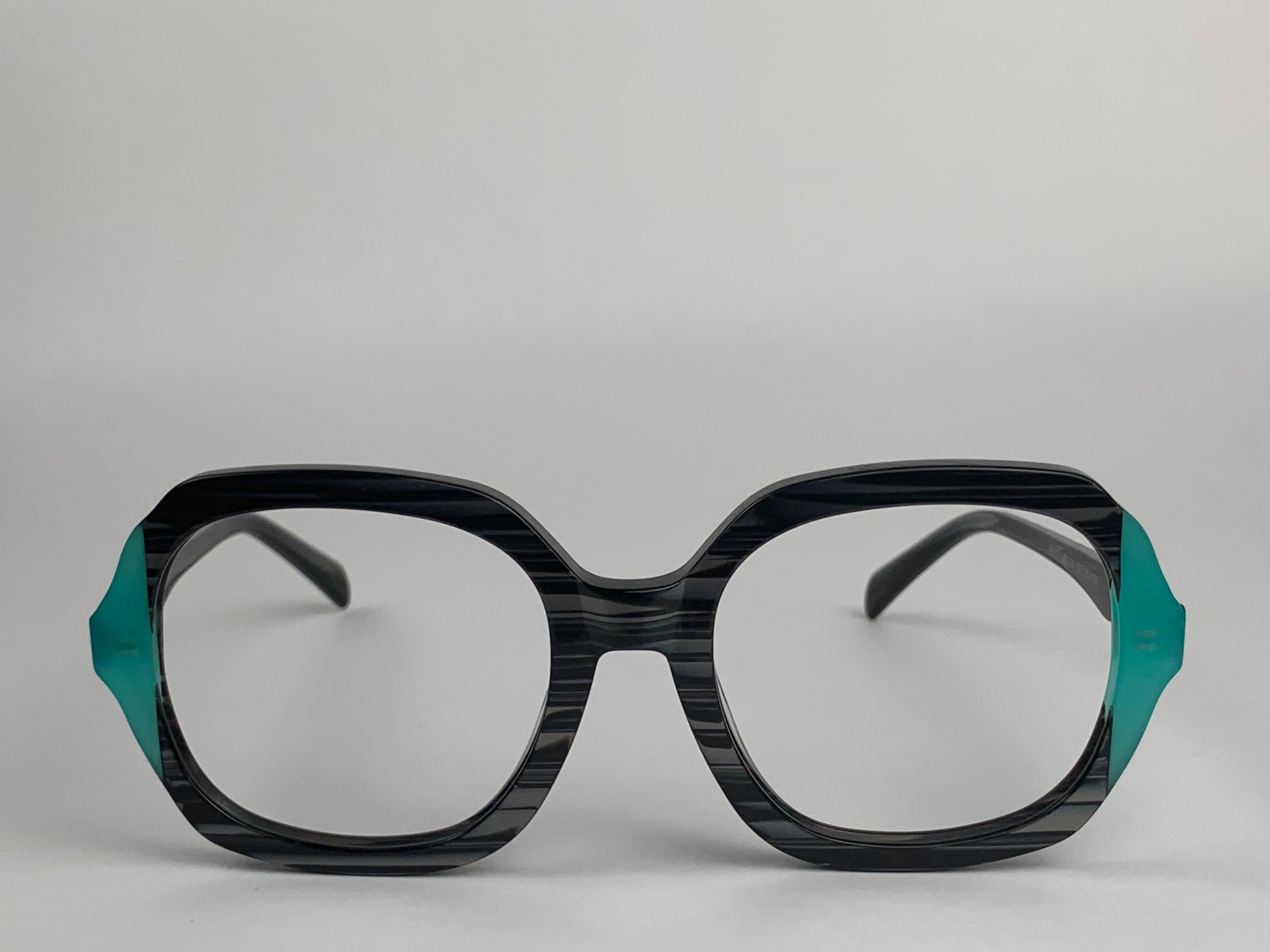 Abigail In Gray Stone Tortoise With Turquoise