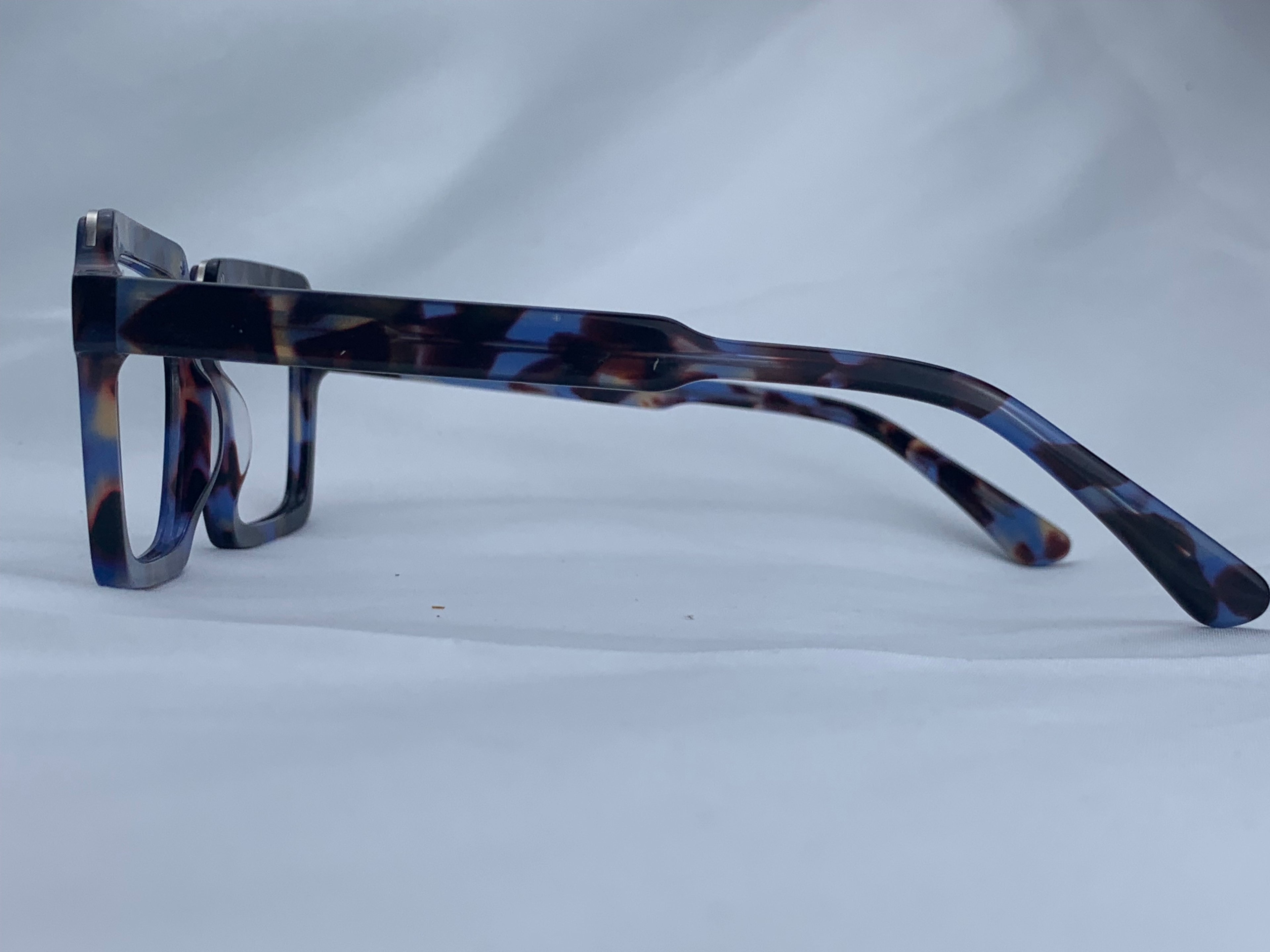 Gideon In Gray Sky Marble: Unisex Modified Square Fits Medium To Wide Faces