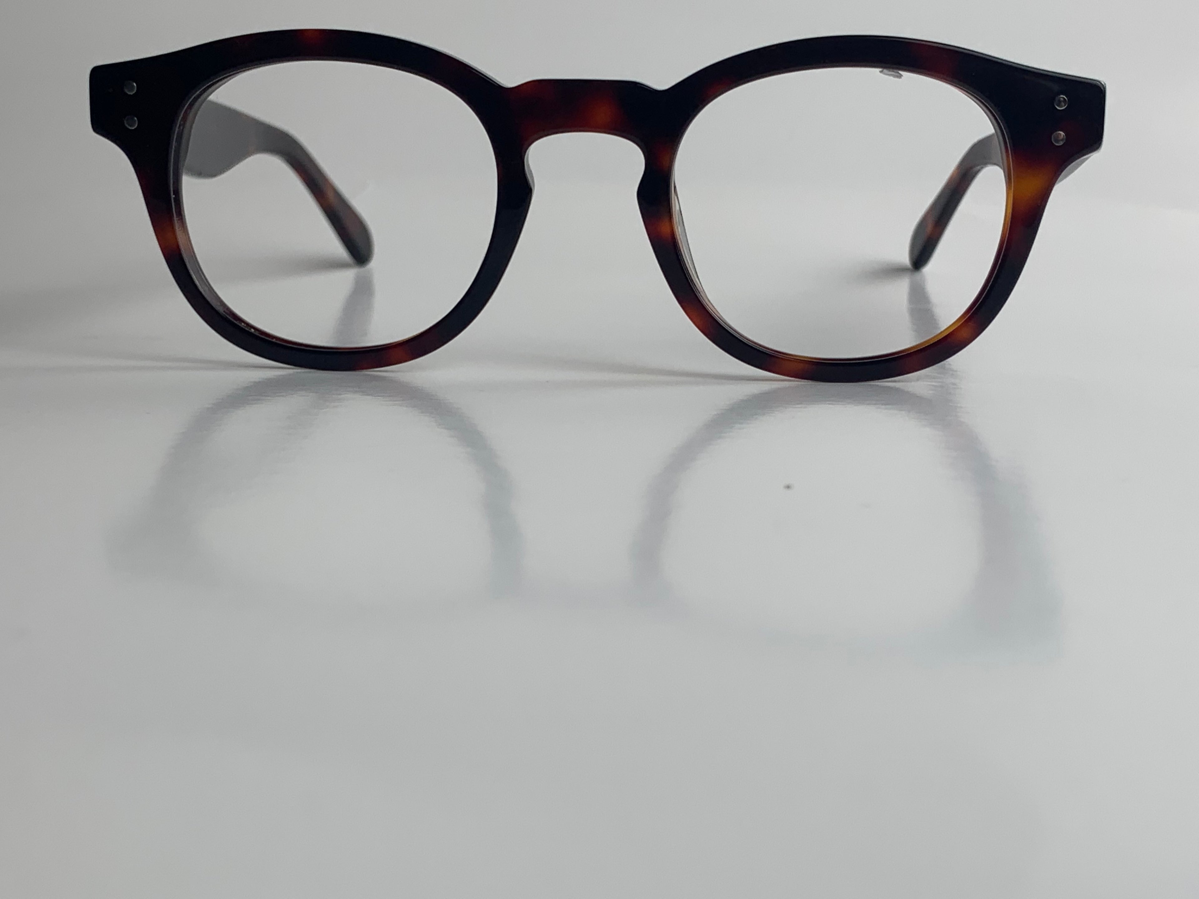David In Burnt Tortoise:  Fits Medium Size Faces