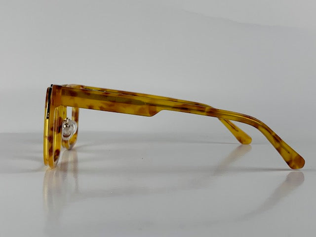 Abel In Banana Tortoise: Unisex Square Fits Medium To Wide Faces